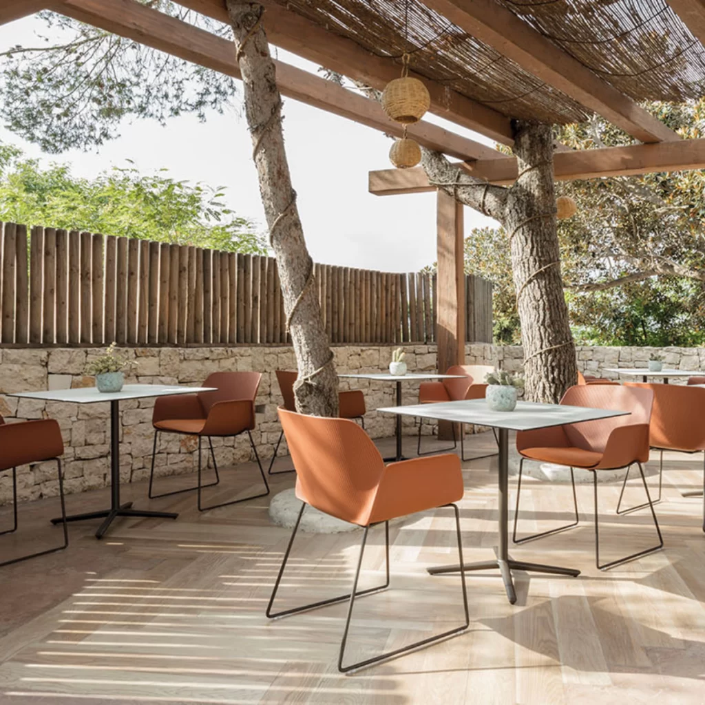 outdoor furniture sustainable design by Mobiliti